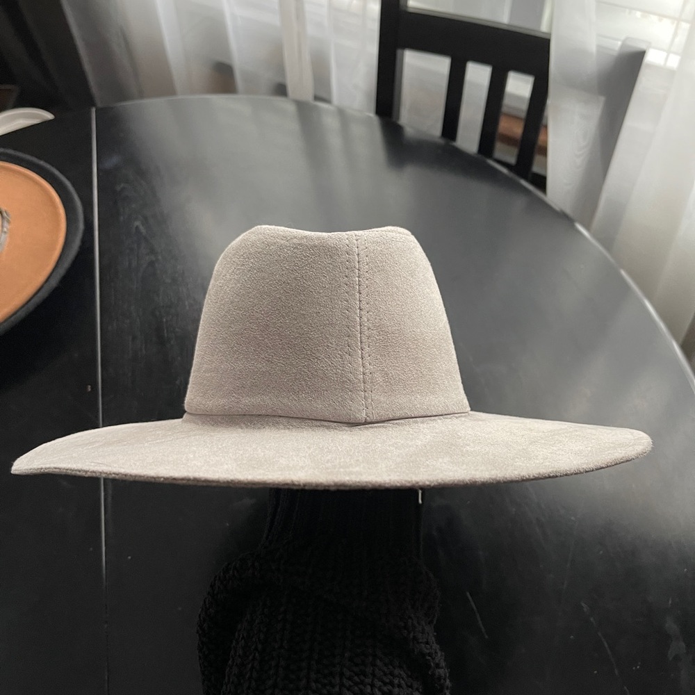 Gray Flat-Brimmed Hat - Price Firm - image 2